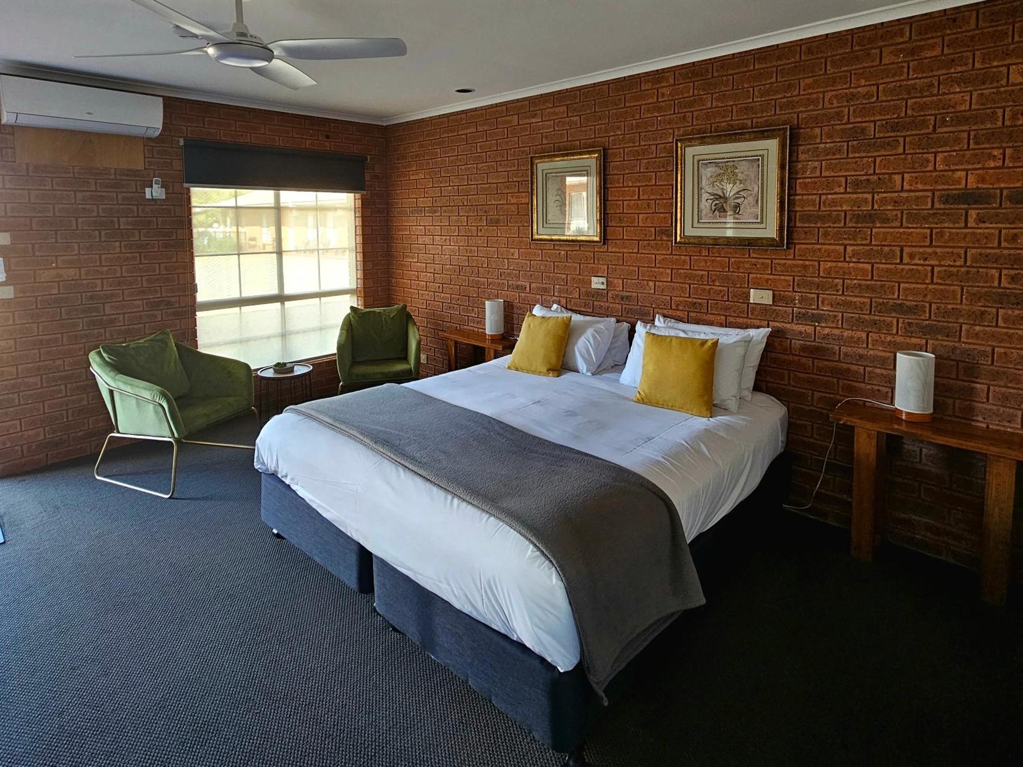 Bridge Motor Inn Токумвал Экстерьер фото