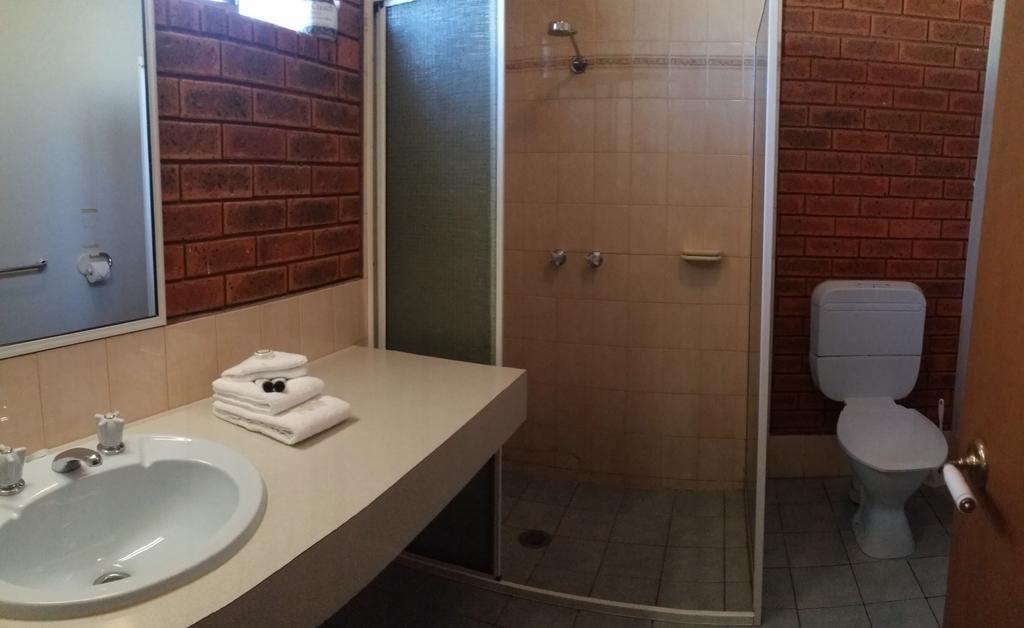 Bridge Motor Inn Токумвал Экстерьер фото