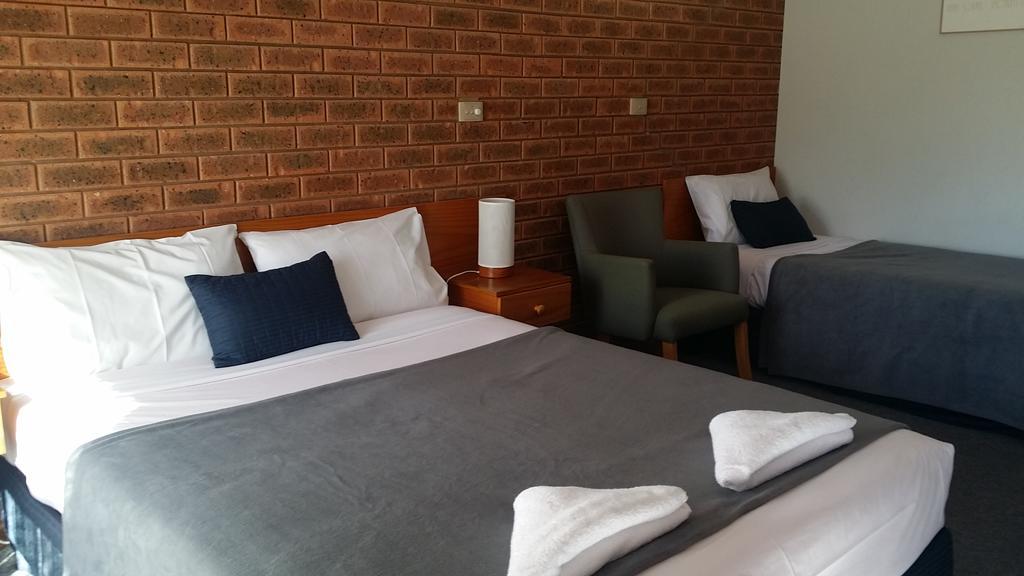 Bridge Motor Inn Токумвал Экстерьер фото