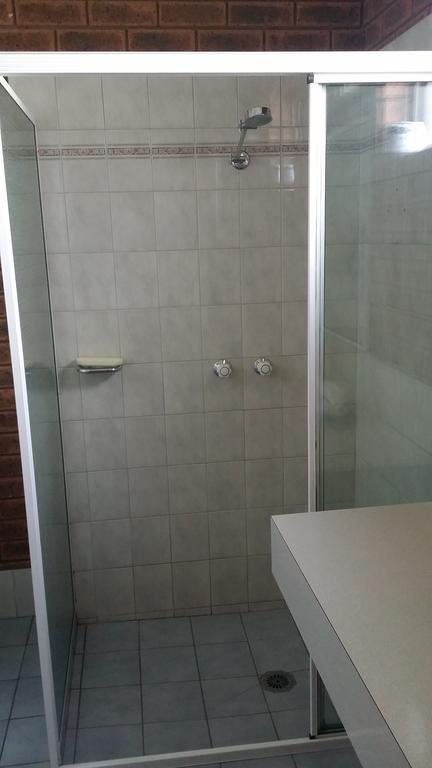 Bridge Motor Inn Токумвал Экстерьер фото
