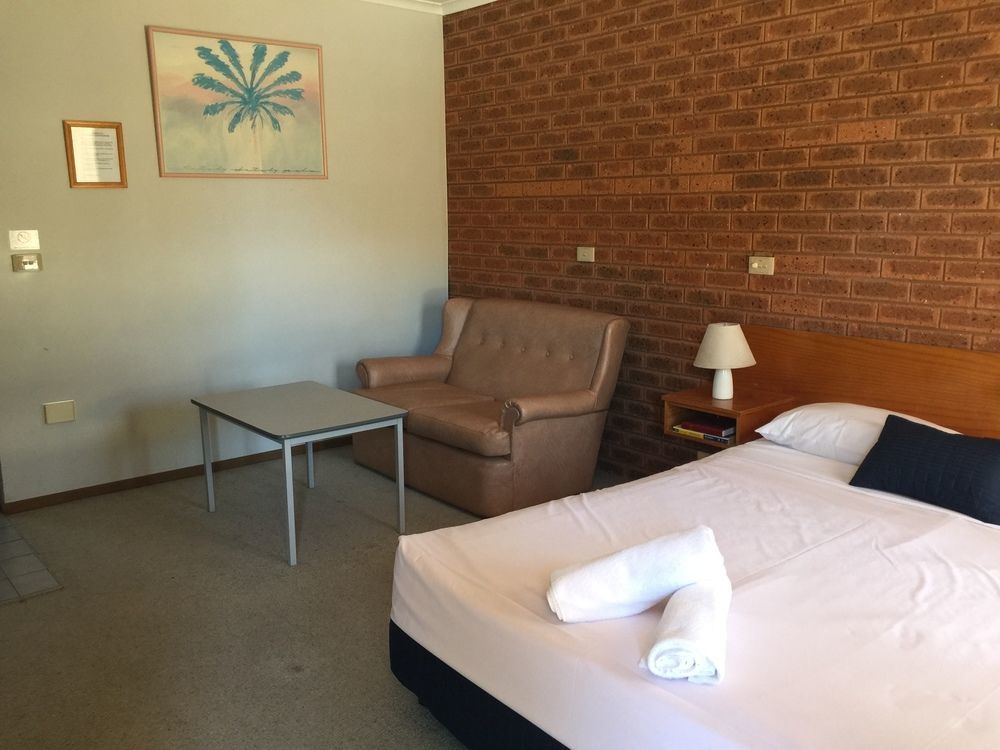 Bridge Motor Inn Токумвал Экстерьер фото